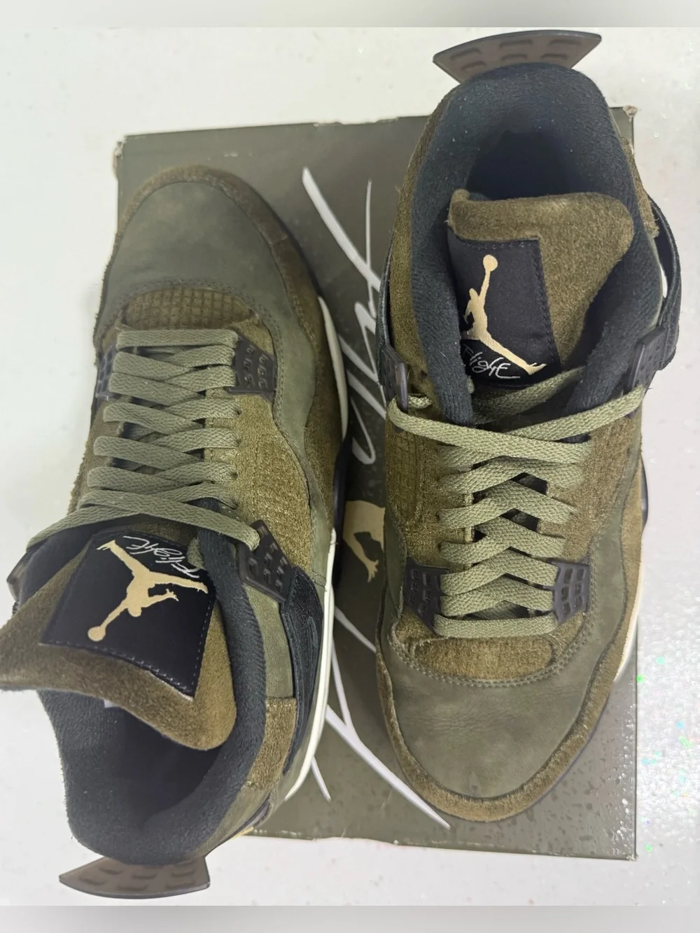 Jordan 4 Medium Olive/ Pale Vanilla Sz 10 Men